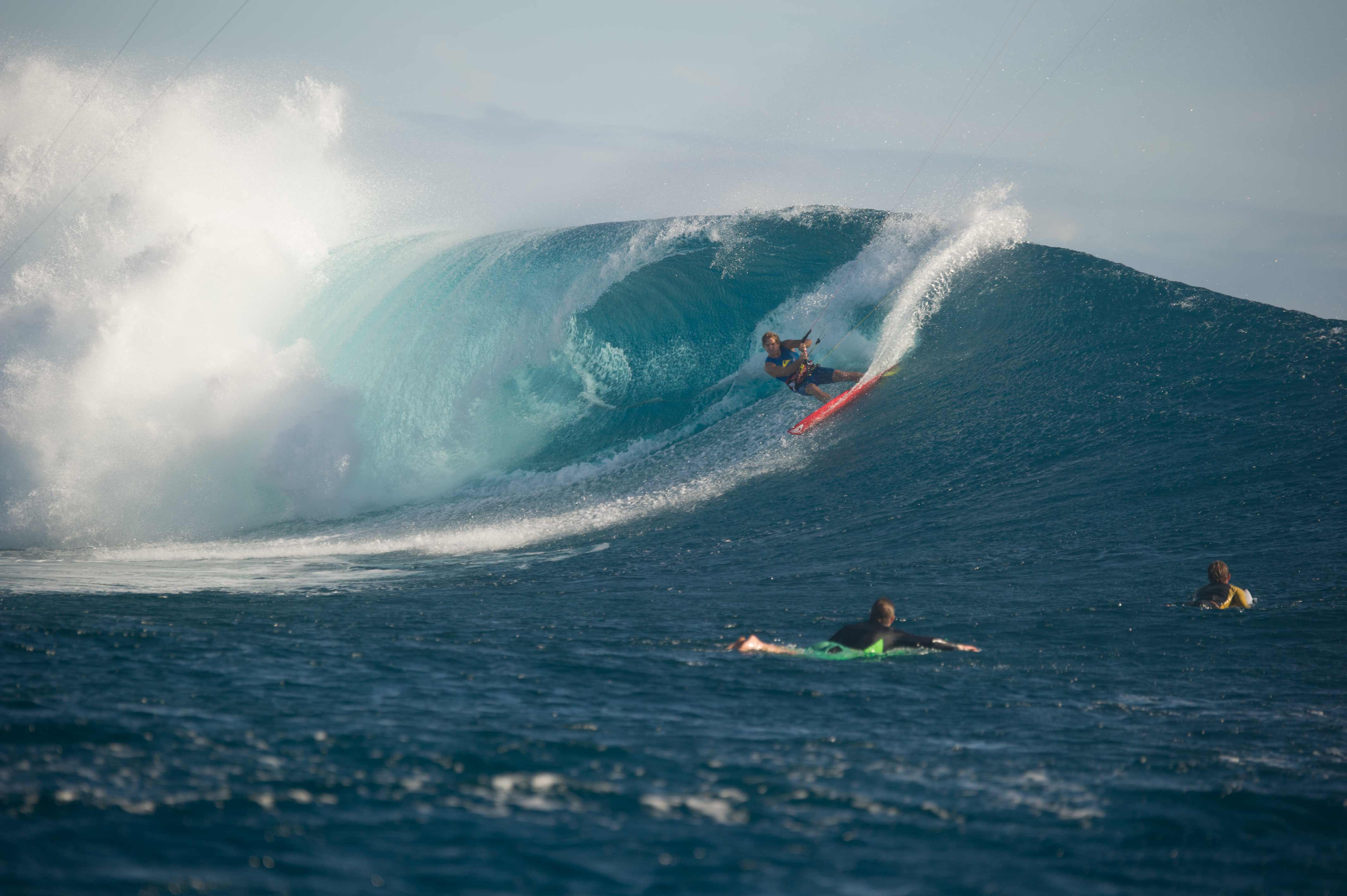 Robby Naish with a powerful top turn. 