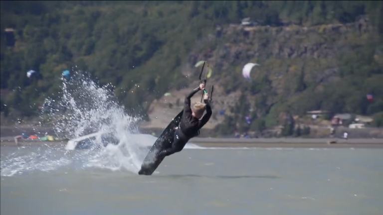 Darkslide Backroll Out – Kitesurfing Tricks