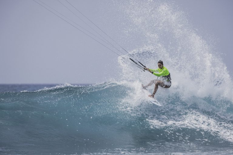 GKA Kite-Surf World Cup Cape Verde: Moona Whyte (USA) and Matchu Lopes (ESP) and take the win